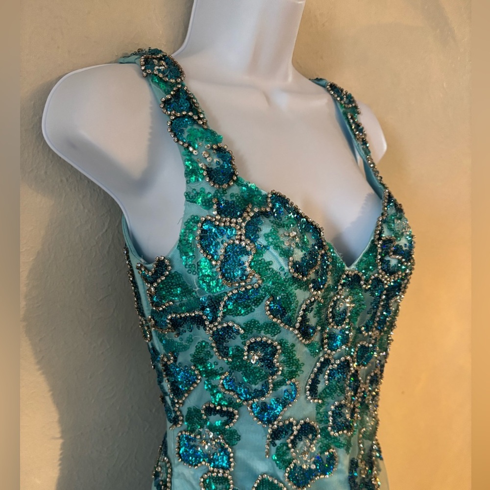 Poly Ariel Prom Dress - Picture 7 of 13